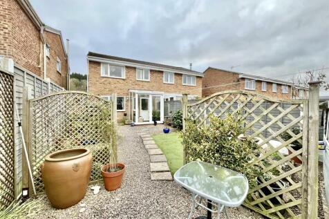 Crooked End Place, Ruardean GL17 3 bed semi