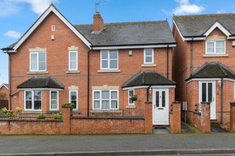 3 bedroom semi-detached house for sale