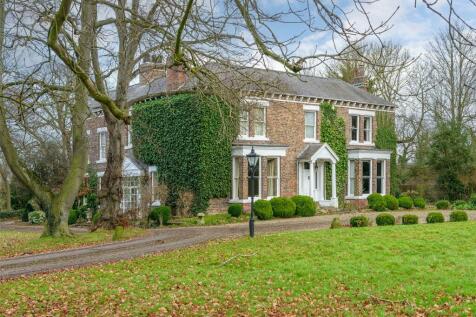 6 bedroom detached house for sale