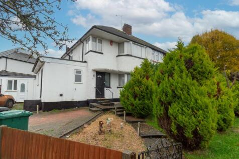 Marlborough Avenue, Edgware, HA8 3 bed semi