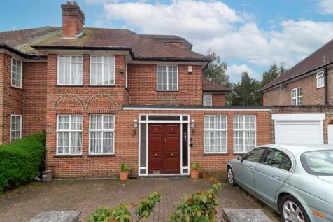 5 bedroom semi-detached house for sale