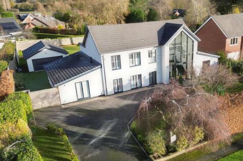 5 bedroom detached house for sale