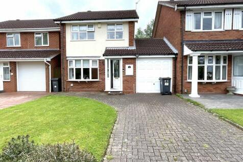 3 bedroom link detached house for sale