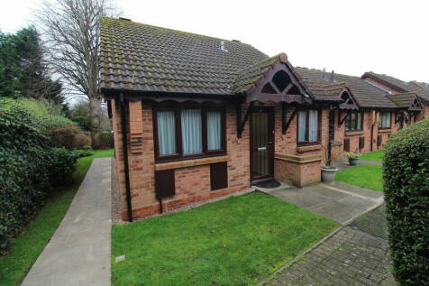 Stourbridge Road, Halesowen B63 2 bed semi