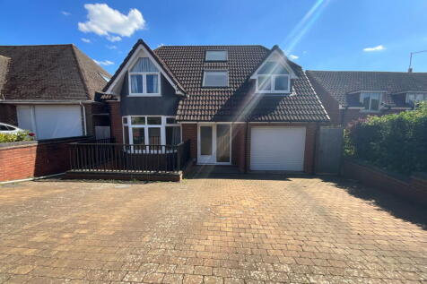 Alison Road, Halesowen B62 8 bed detached house for sale