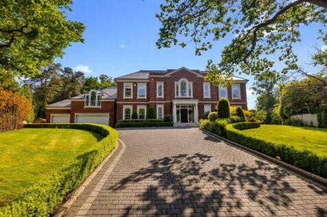 6 bedroom detached house for sale