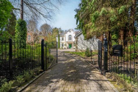 8 bedroom detached house for sale