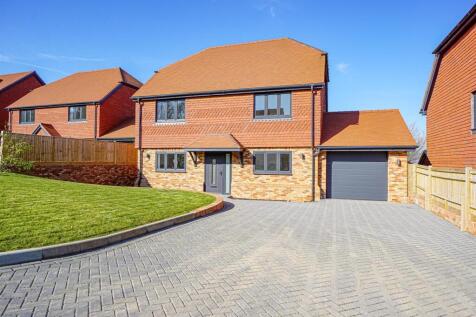 Bradshaw Close, Winchelsea Road... 5 bed detached house for sale