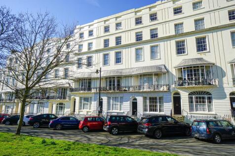 Wellington Square, Hastings 3 bed maisonette for sale