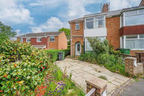 The Broadway, Hastings 3 bed end of terrace house for sale