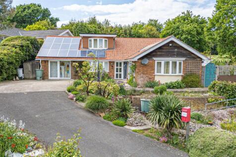 Battery Hill, Fairlight 4 bed detached bungalow for sale