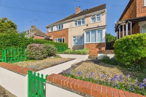 4 bedroom semi-detached house for sale