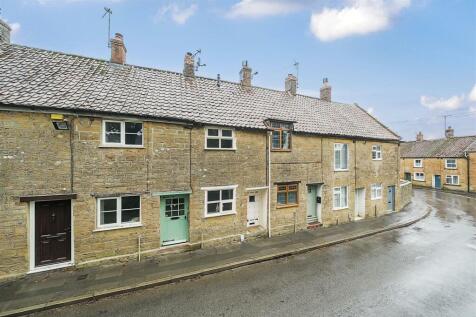 Compton Road, South Petherton 2 bed terraced house for sale