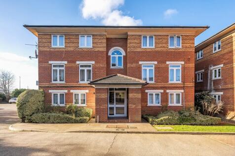 Rambler Court, 7 Swynford Gardens... 1 bed flat for sale
