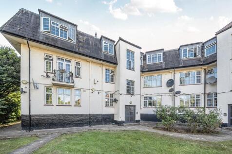 Glendale Avenue, Edgware, Greater... 3 bed flat for sale