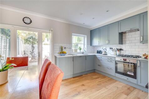 4 bedroom terraced house for sale