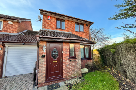 Albert Clarke Drive, Willenhall, WV12 3 bed link detached house for sale