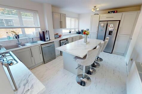 Moss Vale Road, Urmston, Manchester, M41 3 bed detached house for sale