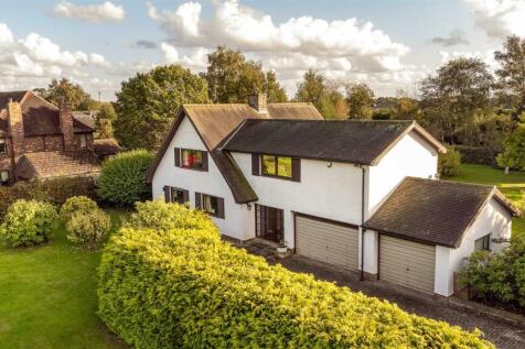 Leeds Road, Selby 3 bed detached house for sale