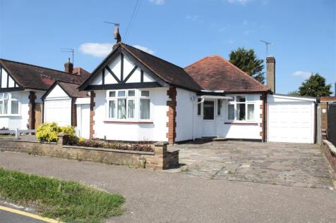 The Drive, Potters Bar EN6 3 bed detached bungalow for sale