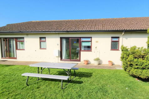 2 bedroom terraced bungalow for sale