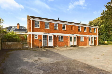 2 bedroom ground floor flat for sale