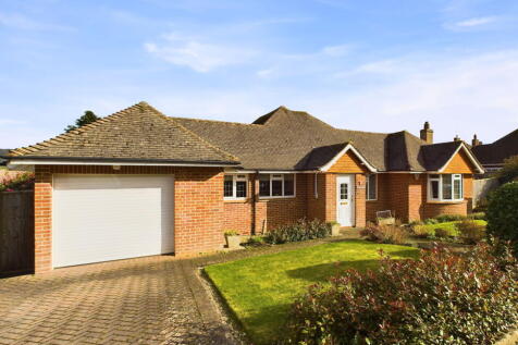 3 bedroom detached bungalow for sale
