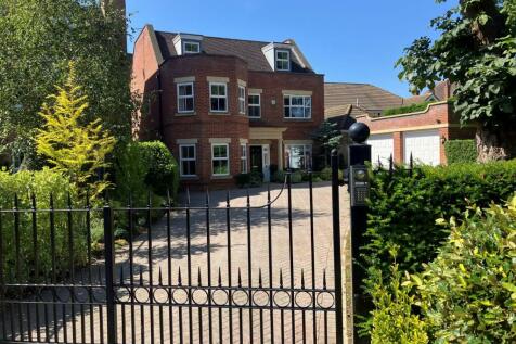 6 bedroom detached house for sale