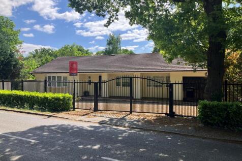 Bull Lane, Chalfont St. Peter... 3 bed bungalow for sale