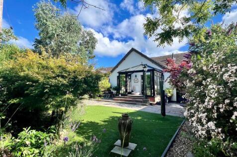 FERRERS GREEN CHURSTON FERRERS BRIXHAM 3 bed detached bungalow for sale