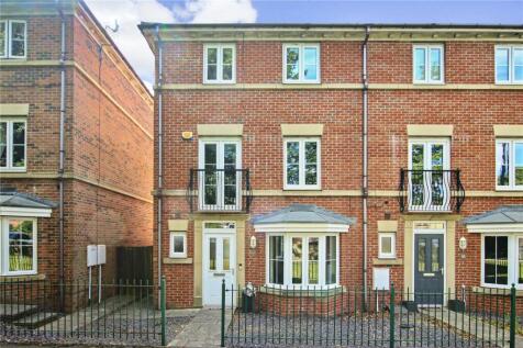 Station Road, Houghton Le Spring DH4 4 bed end of terrace house for sale