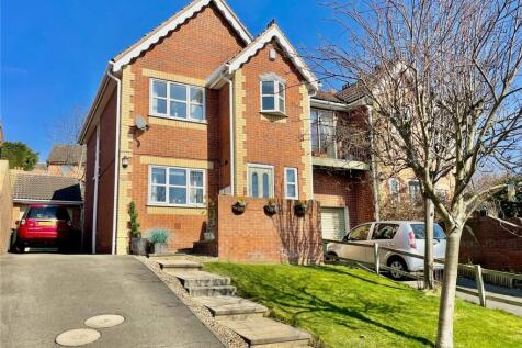 4 bedroom semi-detached house for sale
