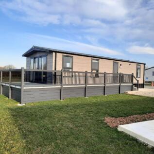 2 bedroom detached house for sale