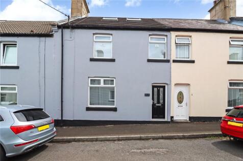 4 bedroom terraced house for sale