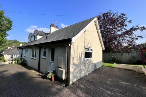 2 bedroom semi-detached bungalow for sale