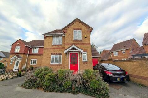 3 bedroom link detached house for sale