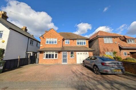 Staines Road, Wraysbury... 4 bed detached house for sale