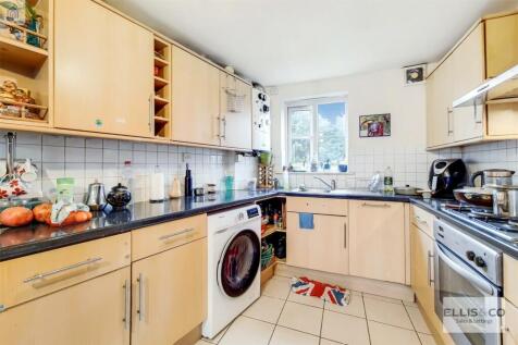 Sudbury Crescent, Wembley, HA0 2 bed apartment for sale