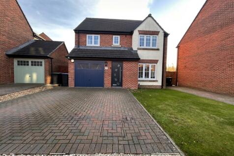 4 bedroom detached house for sale