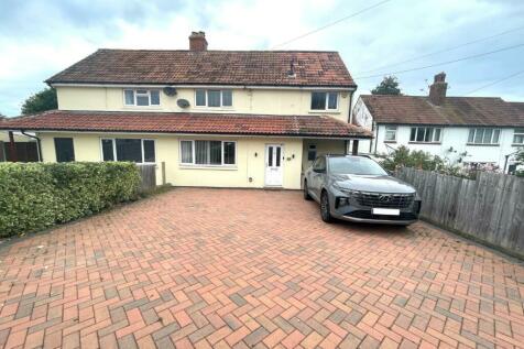 4 bedroom semi-detached house for sale