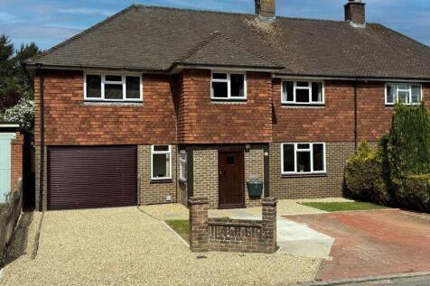 5 bedroom semi-detached house for sale