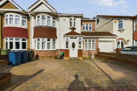 5 bedroom semi-detached house for sale