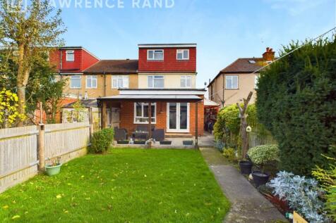 6 bedroom end of terrace house for sale