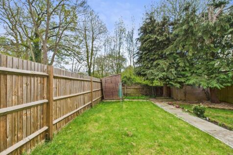 2 bedroom maisonette for sale