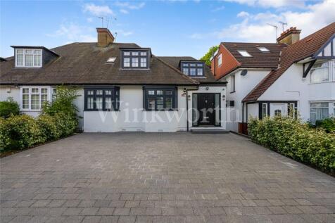 5 bedroom semi-detached house for sale