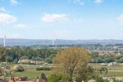 Carew Road, East Sussex BN21 2 bed flat for sale