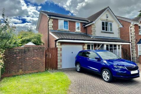 4 bedroom detached house for sale