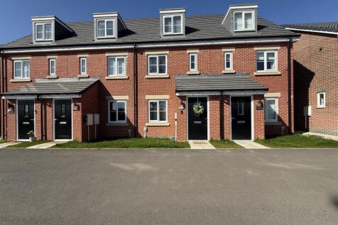 Raspberry Grove, Darlington 3 bed townhouse for sale