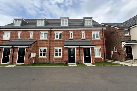 Raspberry Grove, Darlington 3 bed townhouse for sale