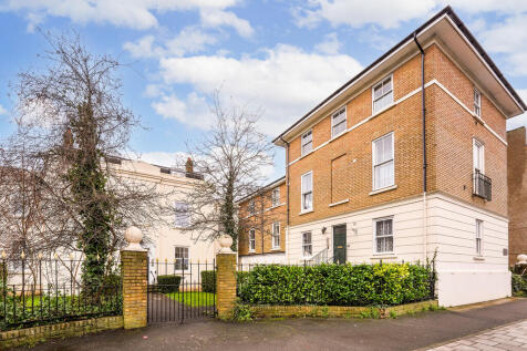 Lysander Gardens, Surbiton KT6 1 bed apartment for sale